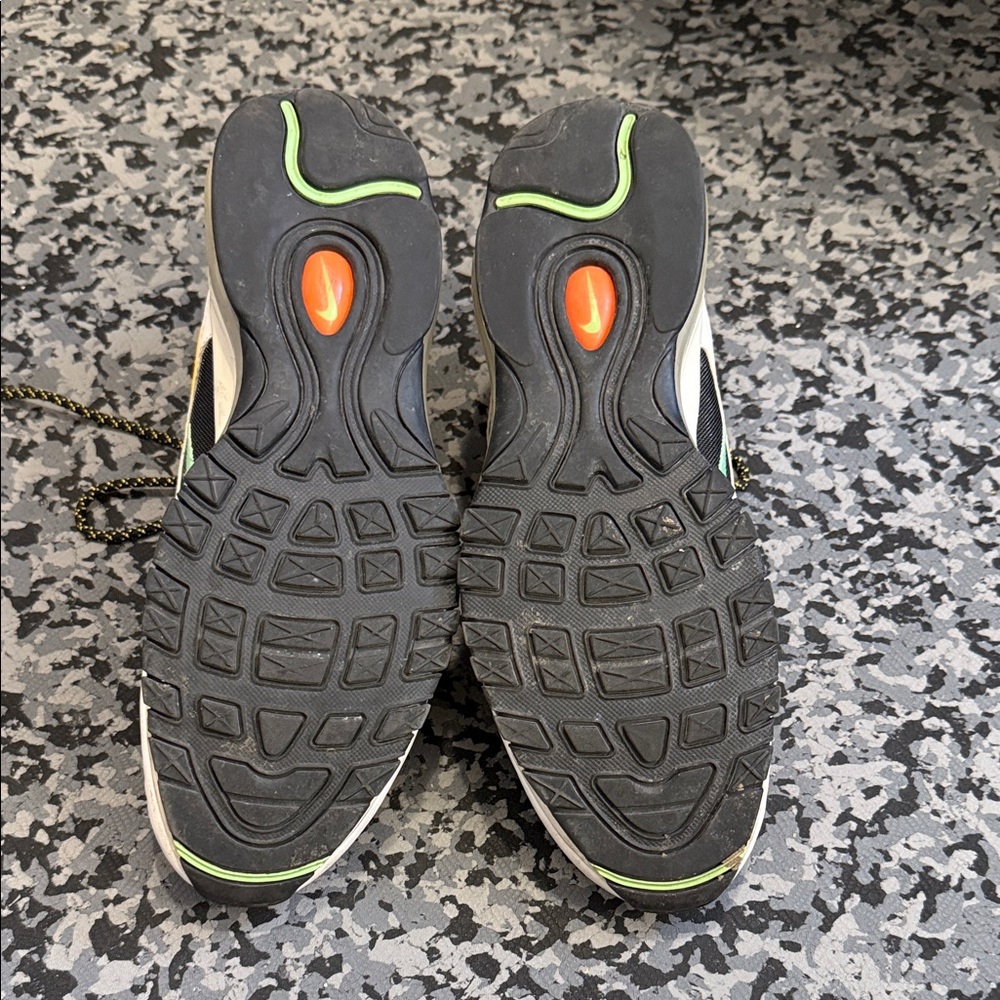 Nike Colourful Men’s Air Max Sneakers - Picture 5 of 6